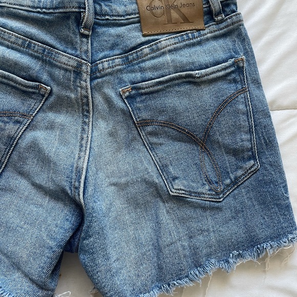 Calvin Klein - Picture 4 of 4